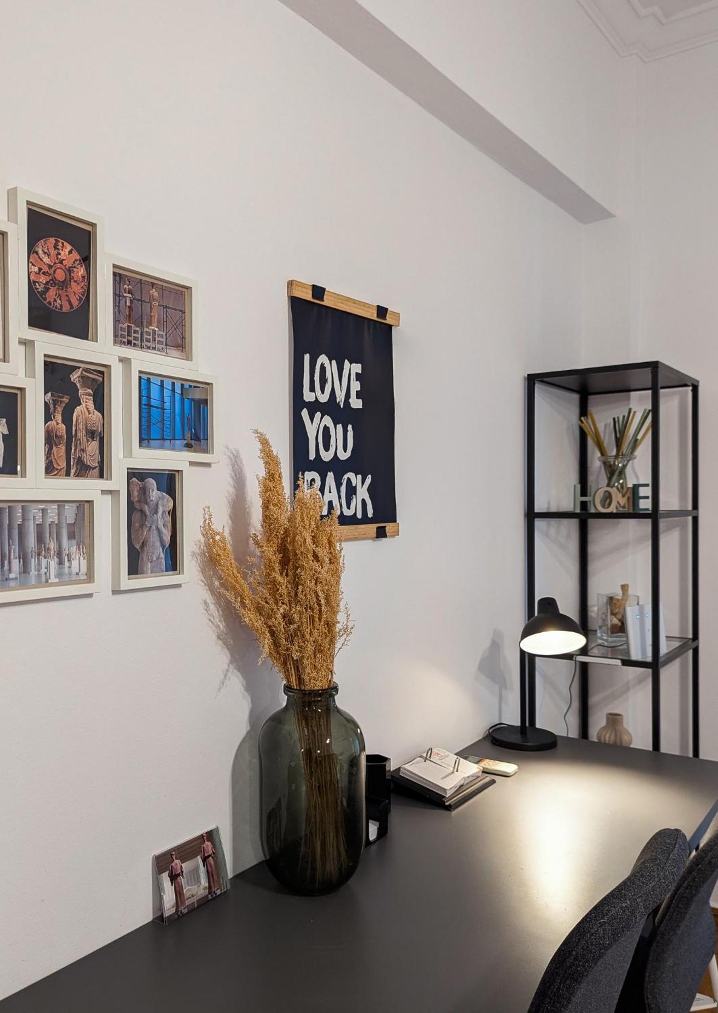 Spacious Apt For 5 Guests Next To Acropolis&Metro 아테네 외부 사진